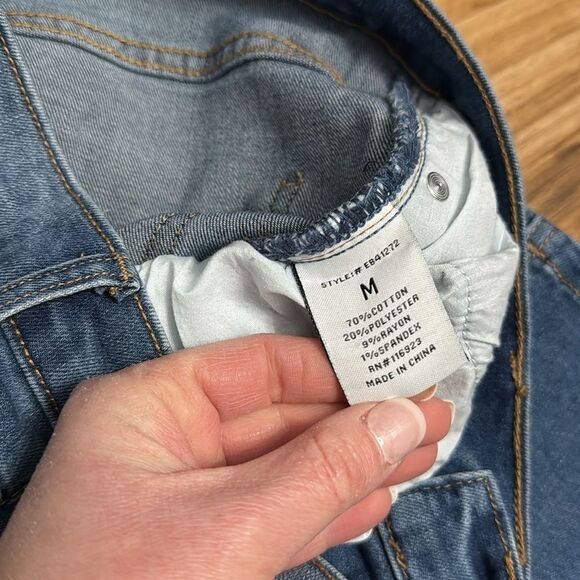 Easel High Rise Distressed Flare Jeans NEW - Picture 5 of 5